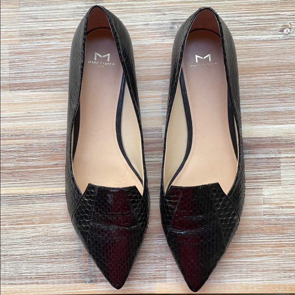 Marc fisher black snakeskin point toe flats